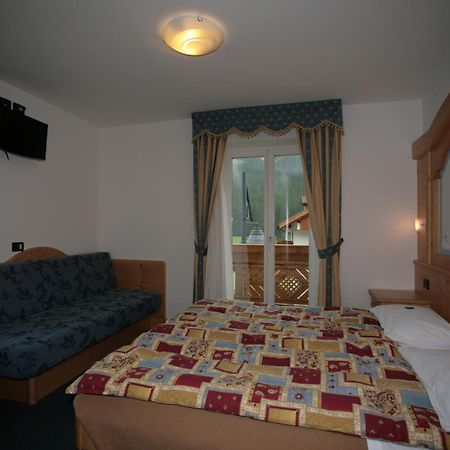 Hotel Garni Eden Canazei Pokój zdjęcie