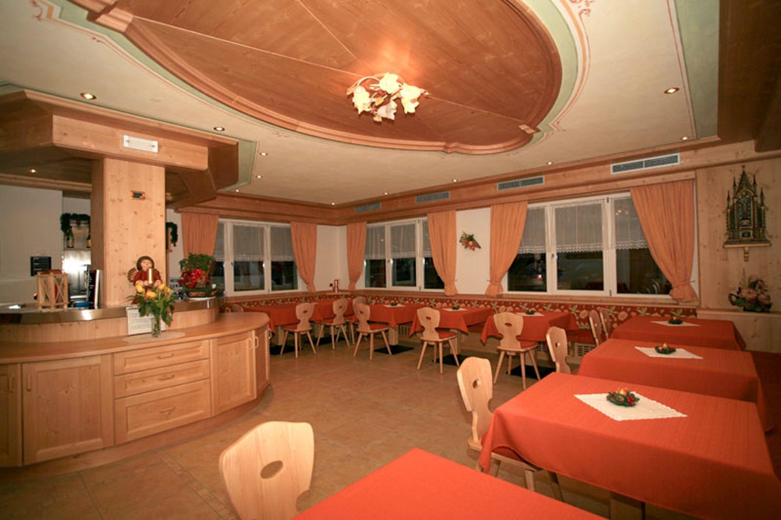 Hotel Garni Eden Canazei Zewnętrze zdjęcie