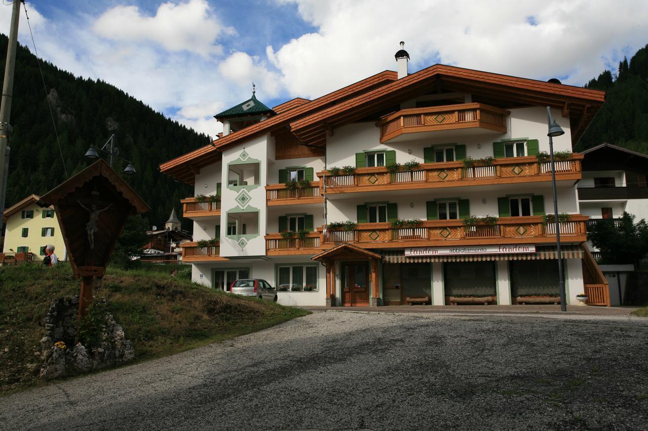 Hotel Garni Eden Canazei Zewnętrze zdjęcie