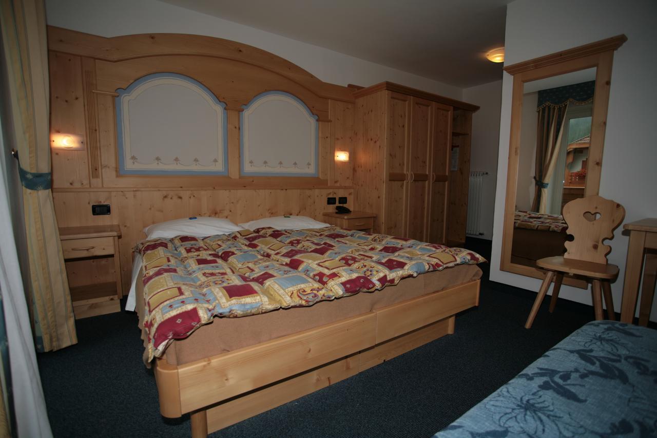 Hotel Garni Eden Canazei Zewnętrze zdjęcie